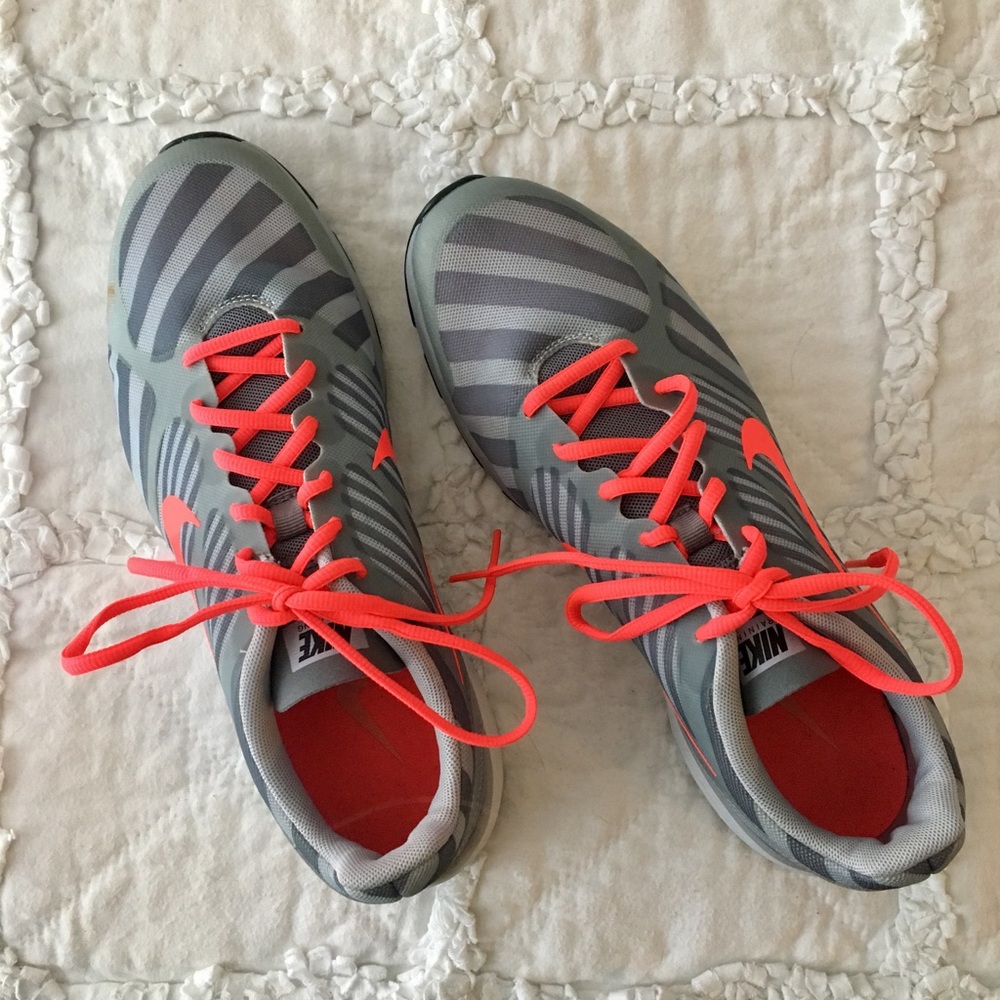 Nike Dual Fusion Training Sneaker